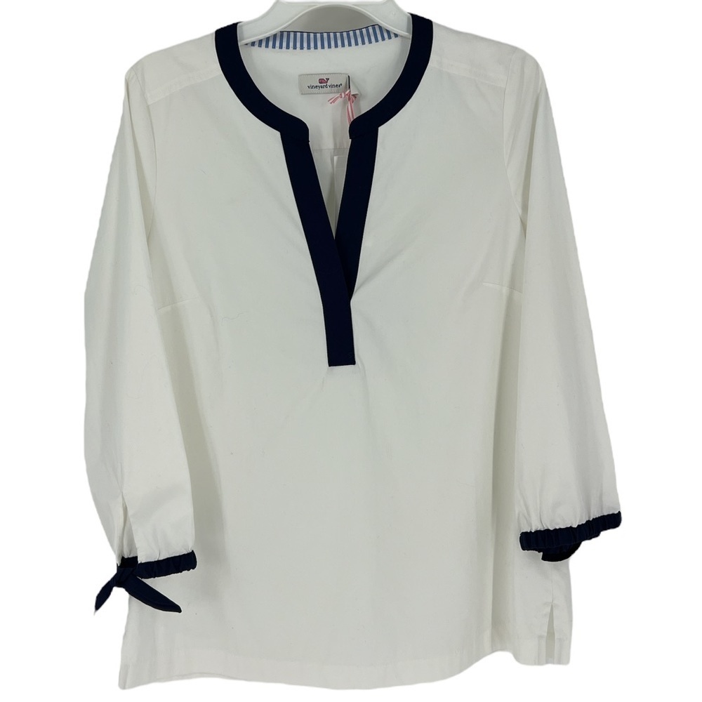 Vineyard Vines white & navy pullover with tie sleeve cuffs. Sz. M